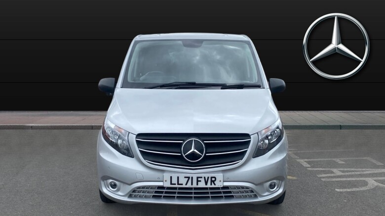 Mercedes-Benz Vito L2 Diesel Rwd 116CDI Premium Crew Van 9G-Tronic